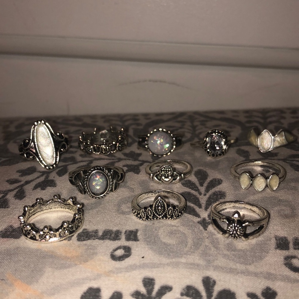 Assorted size ring set!!